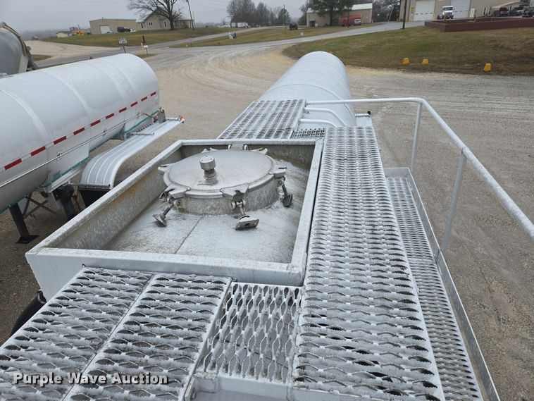 image for item DS5255 1999 Polar tank trailer