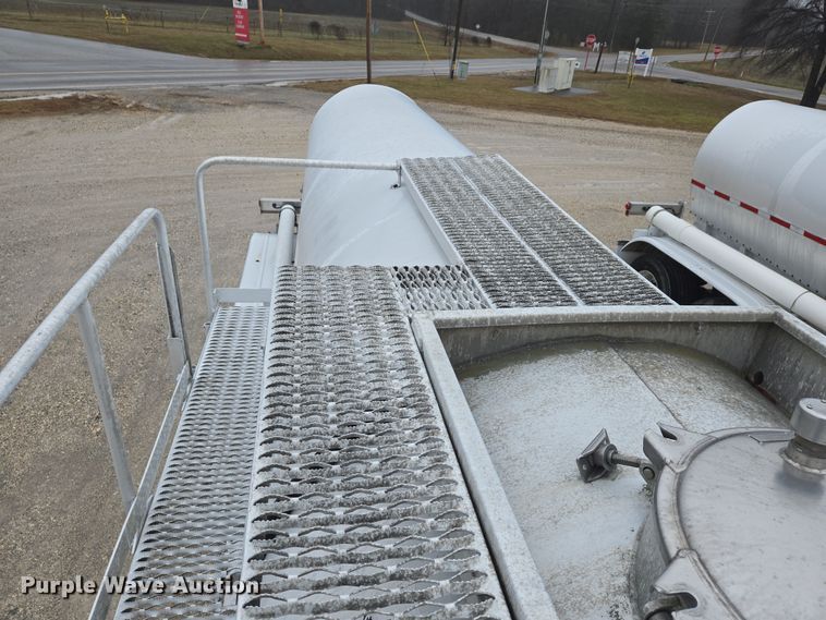 image for item DS5255 1999 Polar tank trailer