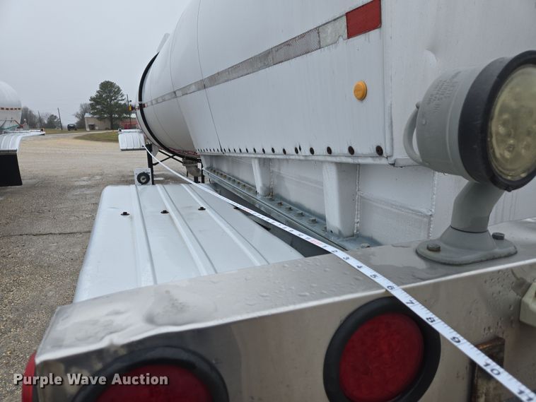 image for item DS5255 1999 Polar tank trailer