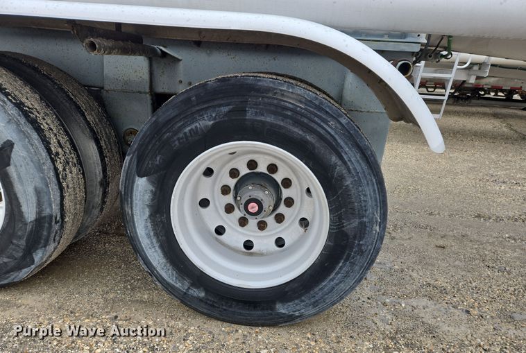 image for item DS5255 1999 Polar tank trailer