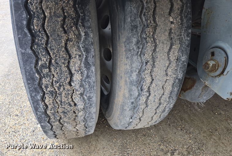 image for item DS5255 1999 Polar tank trailer