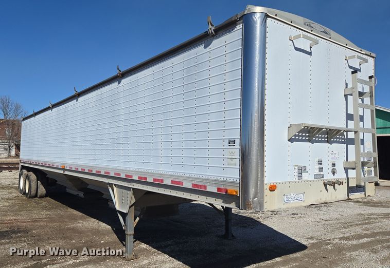 image for item DS5287 1999 Wilson Pacesetter grain trailer
