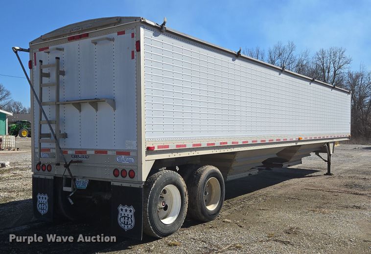 image for item DS5287 1999 Wilson Pacesetter grain trailer