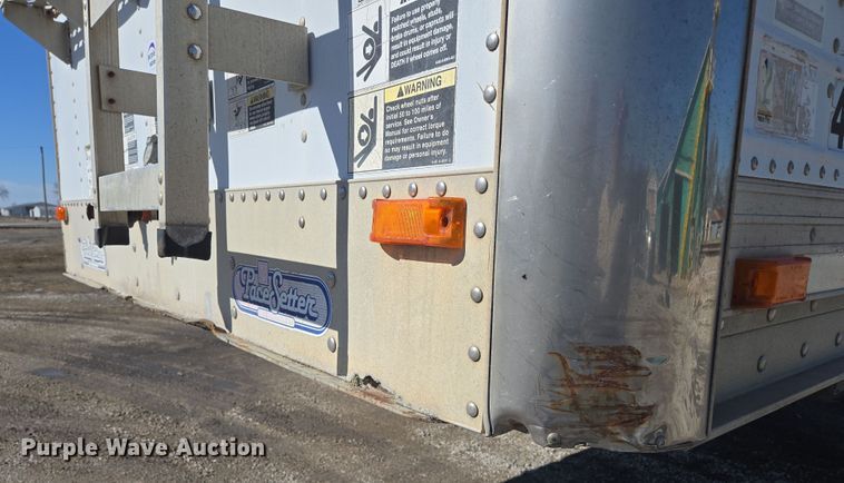 image for item DS5287 1999 Wilson Pacesetter grain trailer