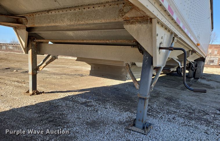 image for item DS5287 1999 Wilson Pacesetter grain trailer