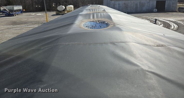 image for item DS5287 1999 Wilson Pacesetter grain trailer