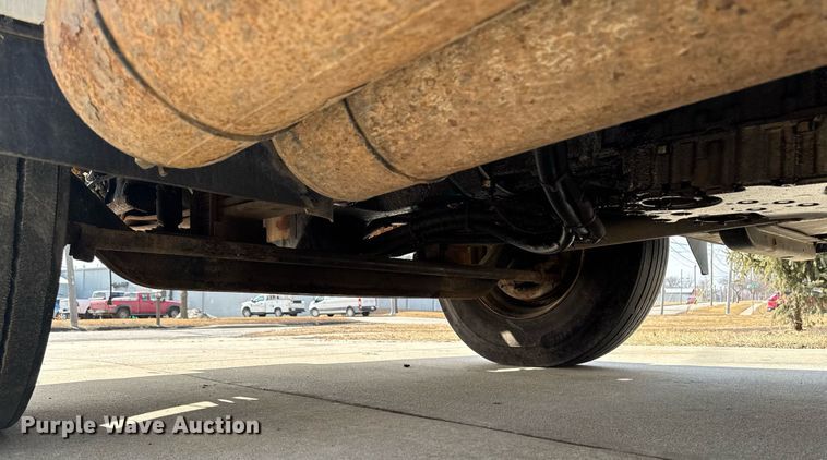 image for item DT0619 2005 International 4400 SBA 4x2 bucket truck