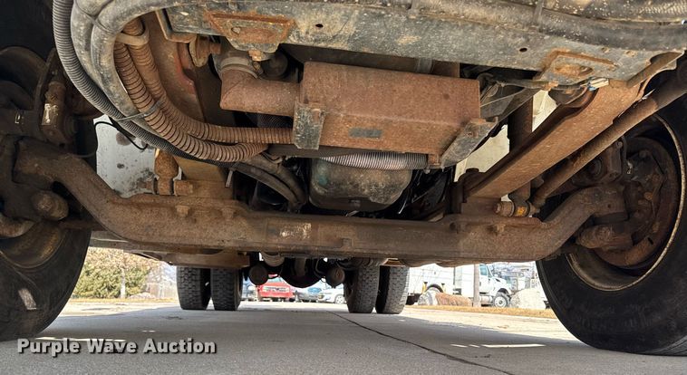 image for item DT0619 2005 International 4400 SBA 4x2 bucket truck