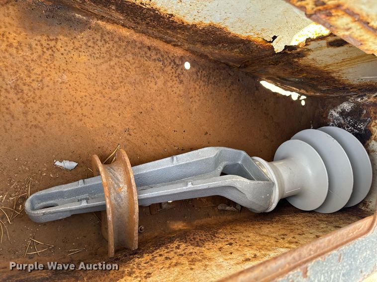 image for item DT0619 2005 International 4400 SBA 4x2 bucket truck