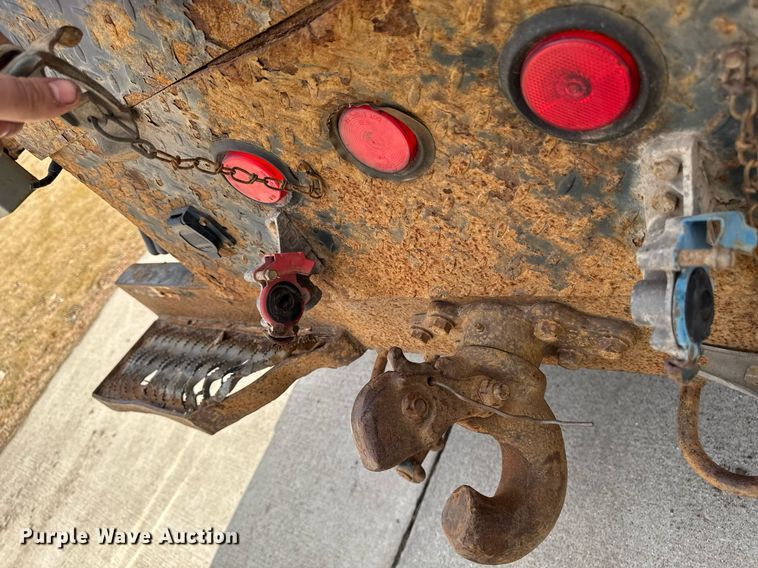 image for item DT0619 2005 International 4400 SBA 4x2 bucket truck