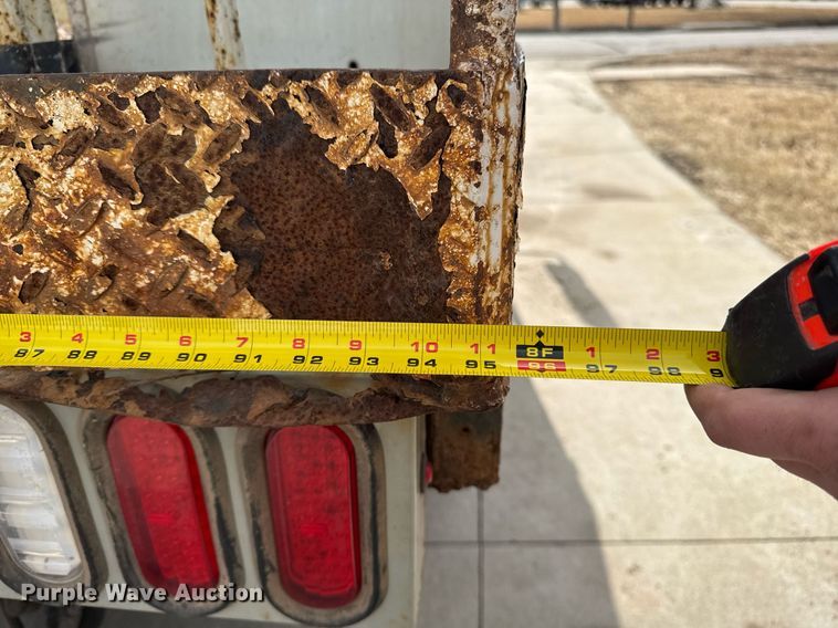 image for item DT0619 2005 International 4400 SBA 4x2 bucket truck