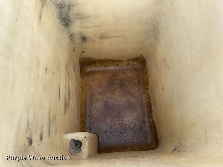 image for item DT0619 2005 International 4400 SBA 4x2 bucket truck