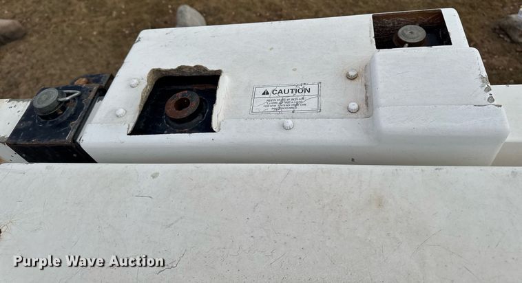 image for item DT0619 2005 International 4400 SBA 4x2 bucket truck