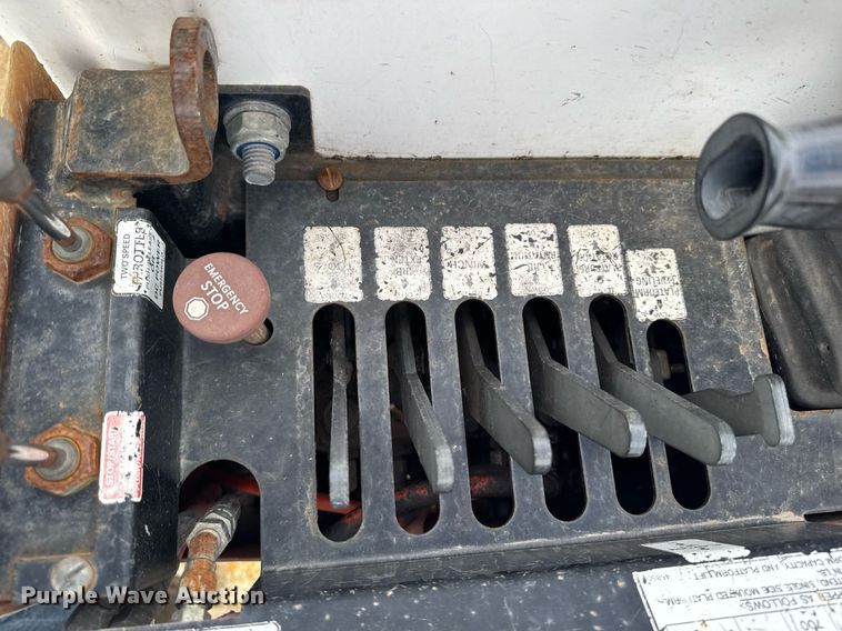 image for item DT0619 2005 International 4400 SBA 4x2 bucket truck