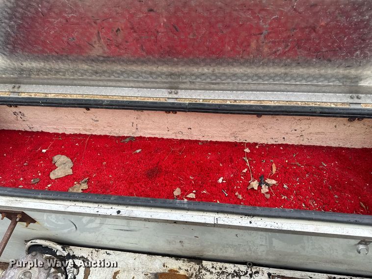 image for item DT0619 2005 International 4400 SBA 4x2 bucket truck