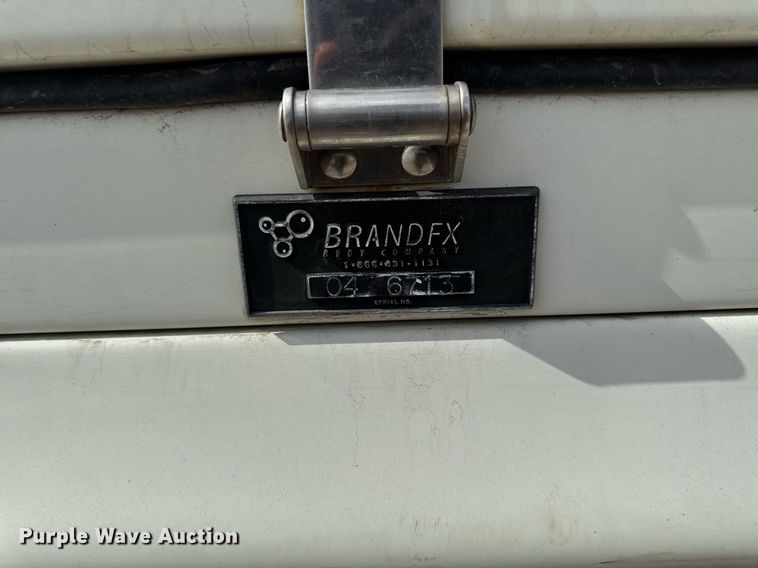 image for item DT0619 2005 International 4400 SBA 4x2 bucket truck