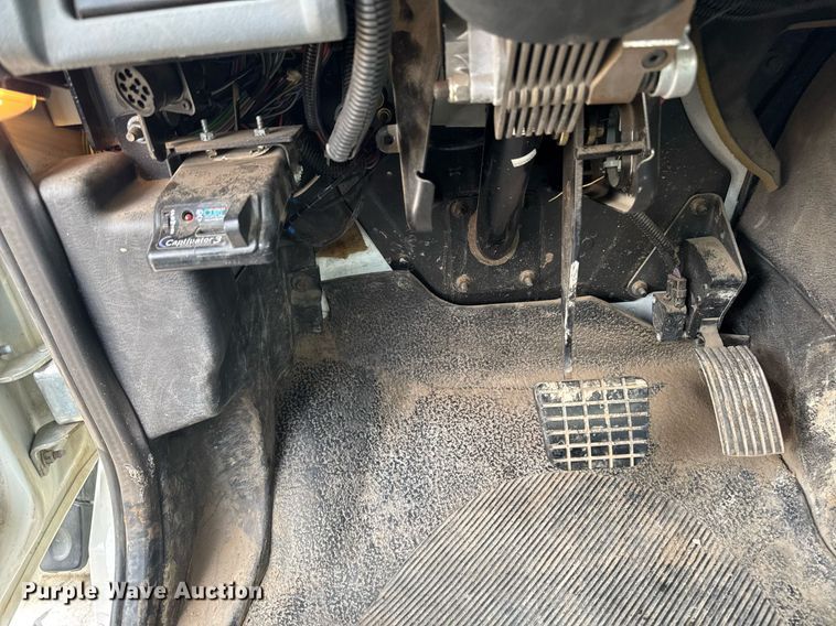 image for item DT0619 2005 International 4400 SBA 4x2 bucket truck