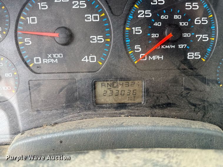 image for item DT0619 2005 International 4400 SBA 4x2 bucket truck