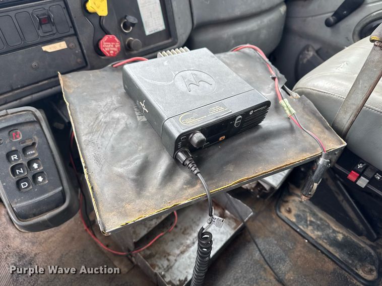 image for item DT0619 2005 International 4400 SBA 4x2 bucket truck