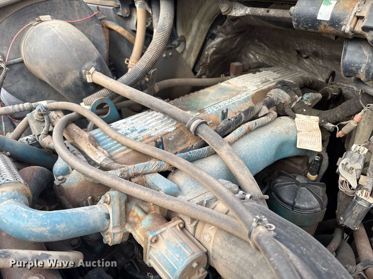 image for item DT0619 2005 International 4400 SBA 4x2 bucket truck