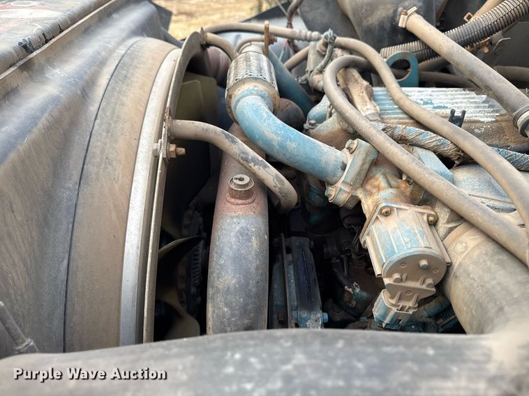 image for item DT0619 2005 International 4400 SBA 4x2 bucket truck