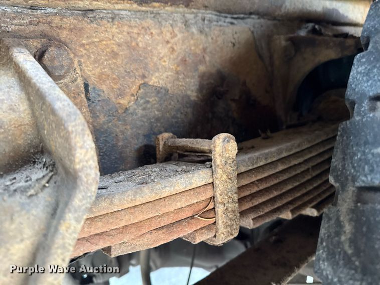 image for item DT0619 2005 International 4400 SBA 4x2 bucket truck