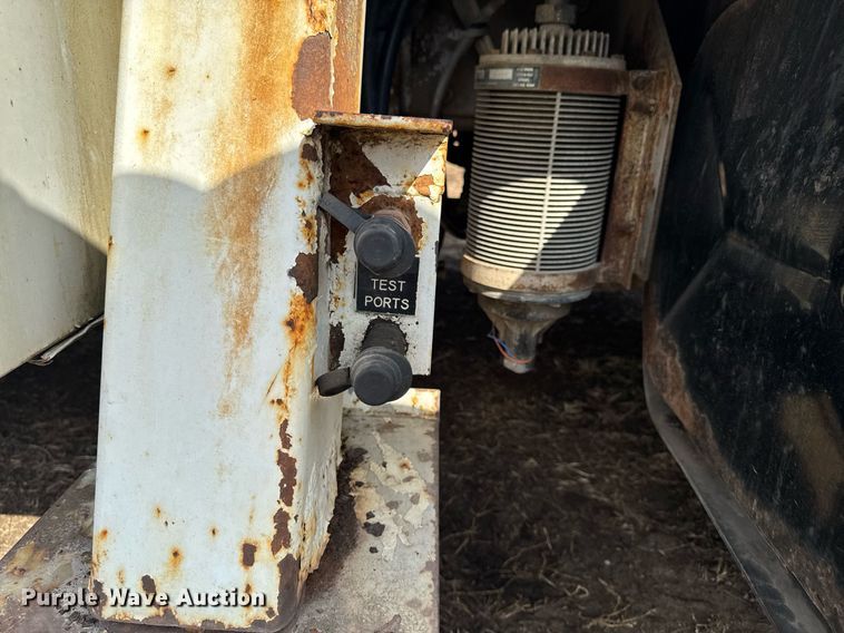 image for item DT0620 1998 International 4900 4x2 digger derrick truck