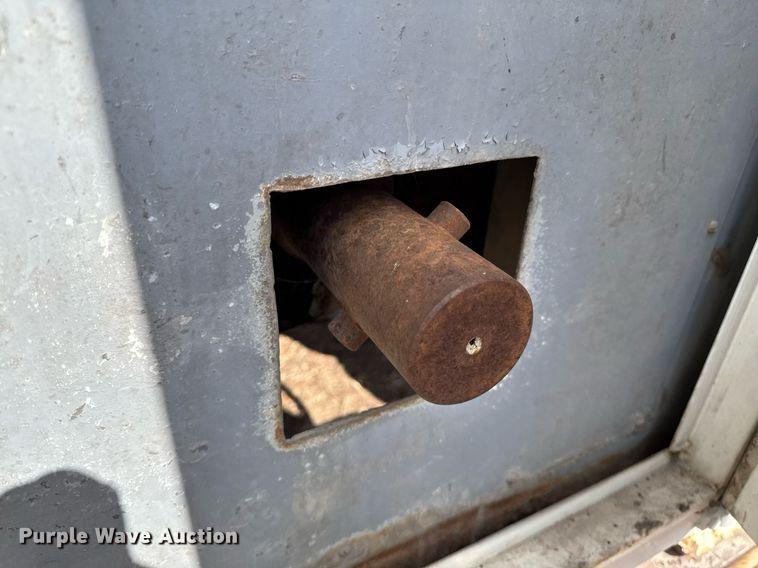 image for item DT0620 1998 International 4900 4x2 digger derrick truck