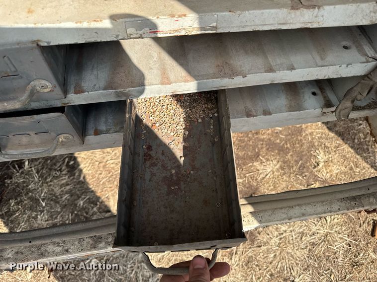 image for item DT0620 1998 International 4900 4x2 digger derrick truck