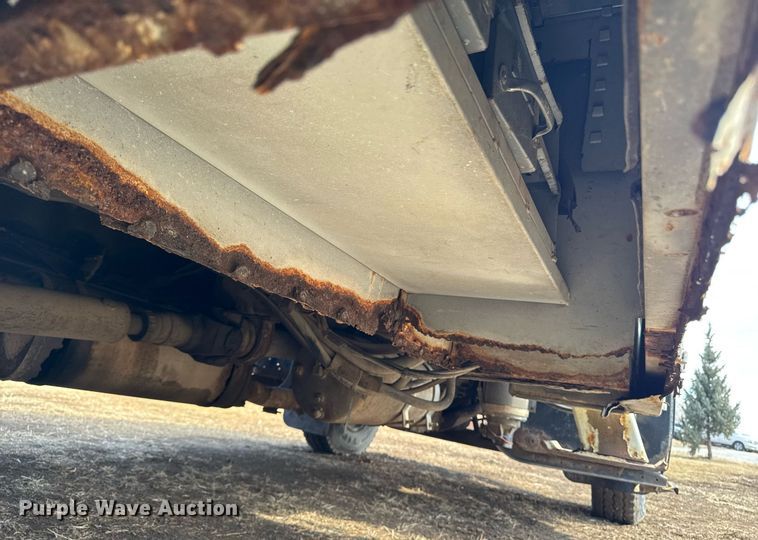 image for item DT0620 1998 International 4900 4x2 digger derrick truck