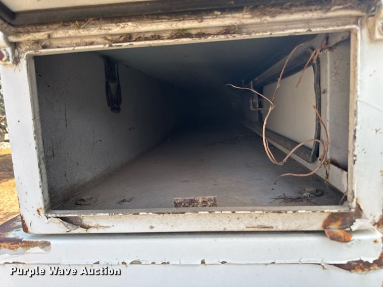 image for item DT0620 1998 International 4900 4x2 digger derrick truck