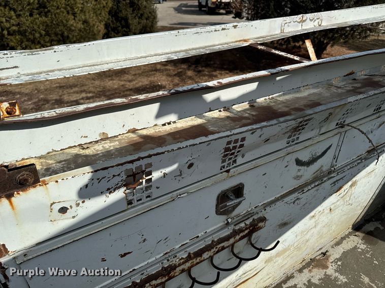 image for item DT0620 1998 International 4900 4x2 digger derrick truck