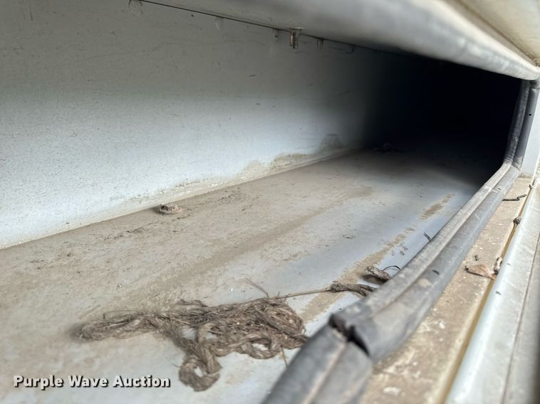 image for item DT0620 1998 International 4900 4x2 digger derrick truck