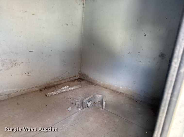 image for item DT0620 1998 International 4900 4x2 digger derrick truck