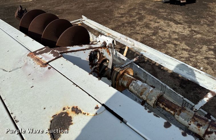 image for item DT0620 1998 International 4900 4x2 digger derrick truck