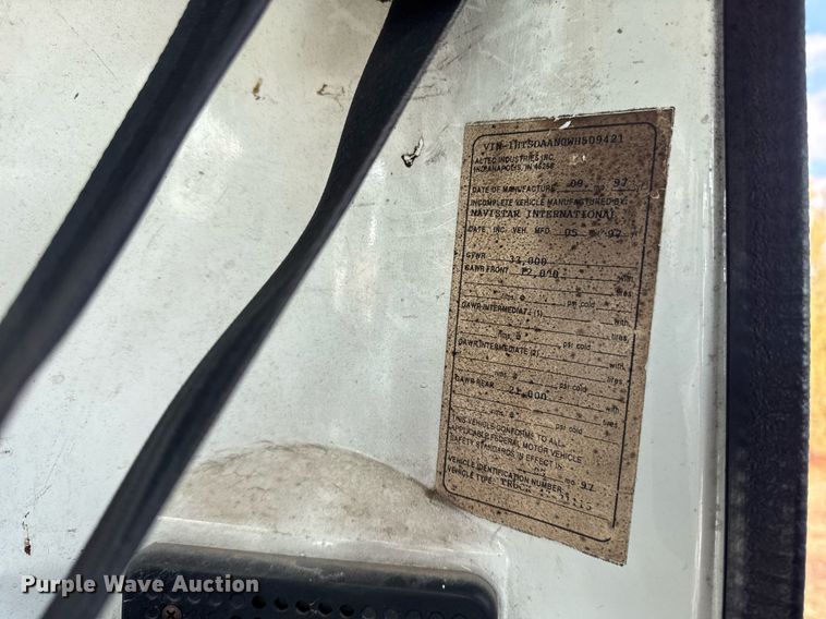 image for item DT0620 1998 International 4900 4x2 digger derrick truck