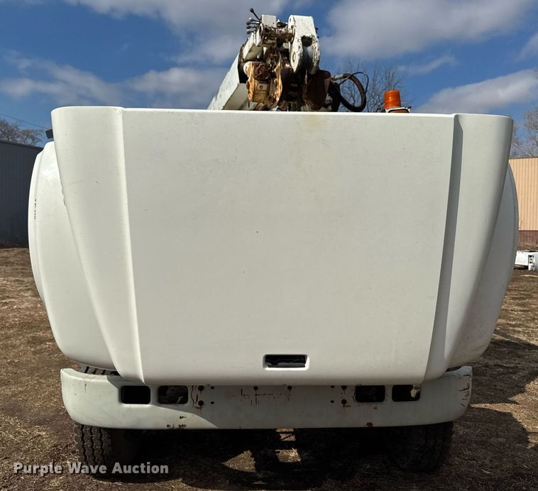 image for item DT0620 1998 International 4900 4x2 digger derrick truck