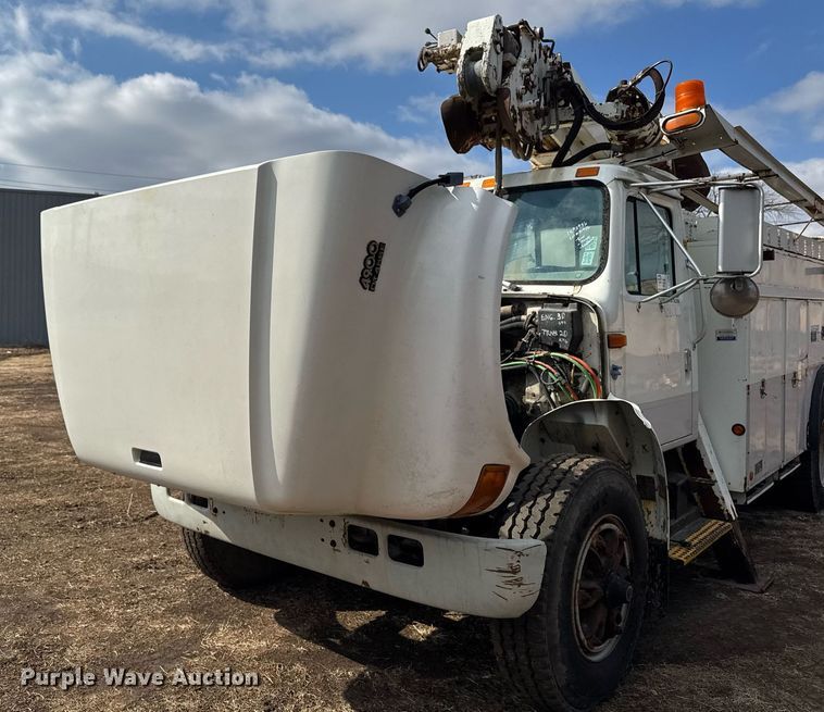 image for item DT0620 1998 International 4900 4x2 digger derrick truck