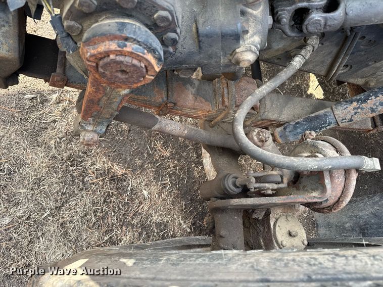 image for item DT0620 1998 International 4900 4x2 digger derrick truck