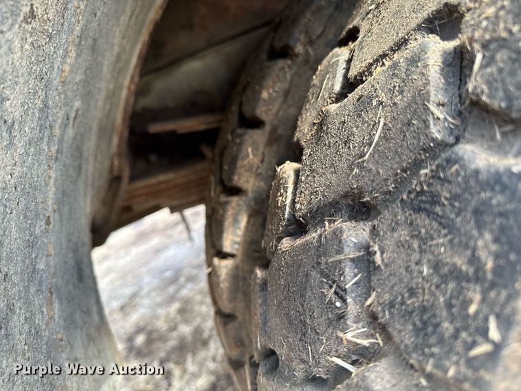 image for item DT0620 1998 International 4900 4x2 digger derrick truck