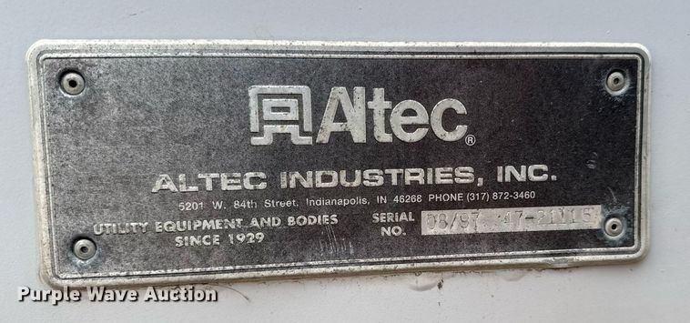 image for item DT0620 1998 International 4900 4x2 digger derrick truck