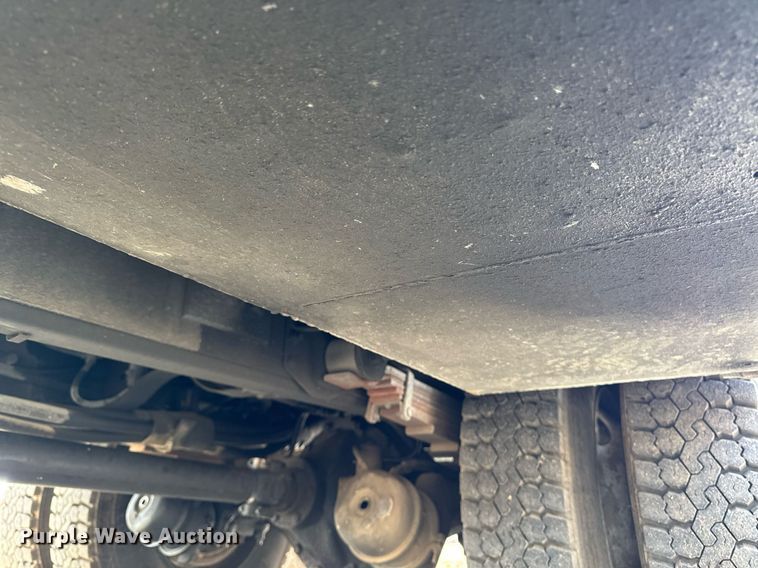 image for item DT0622 1992 Chevrolet Topkick C6500 digger derrick truck