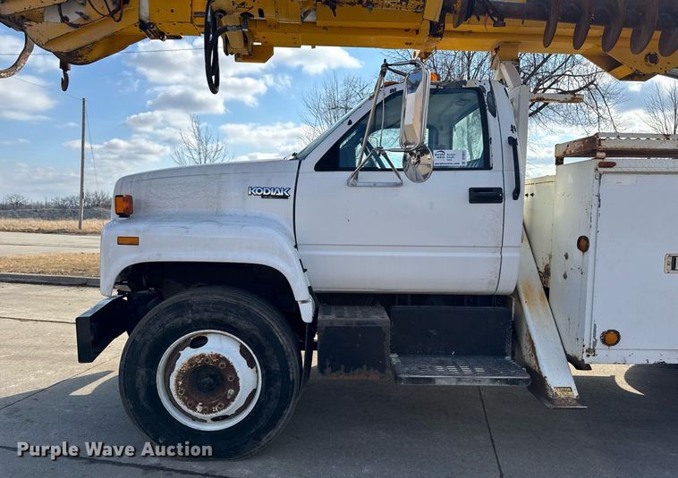 image for item DT0622 1992 Chevrolet Topkick C6500 digger derrick truck