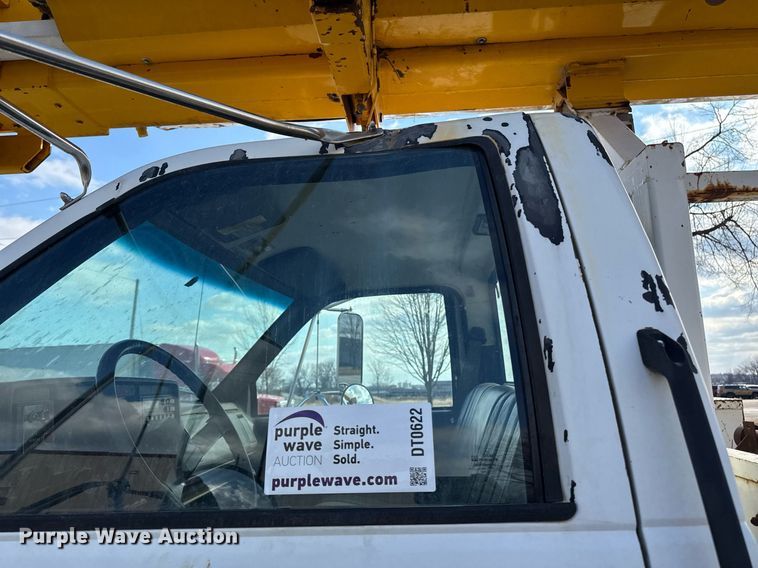 image for item DT0622 1992 Chevrolet Topkick C6500 digger derrick truck