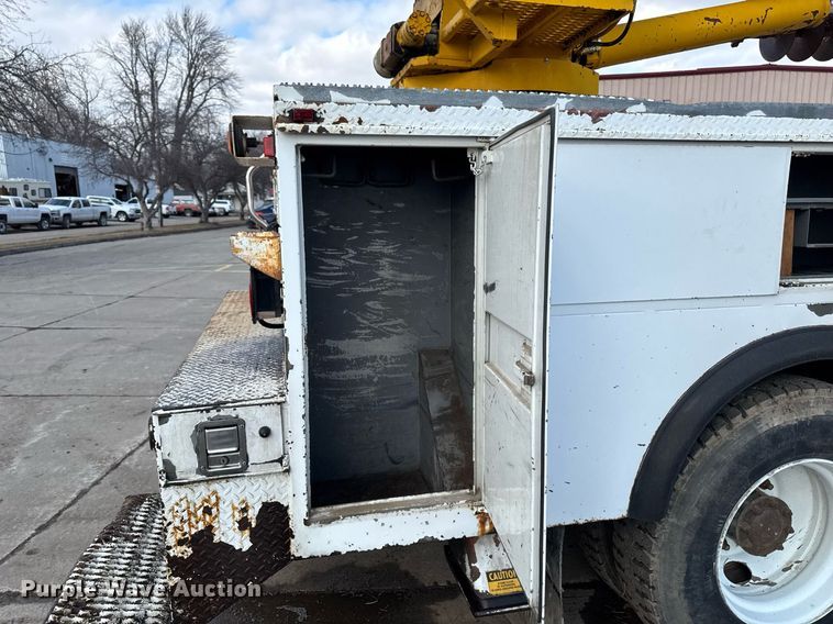 image for item DT0622 1992 Chevrolet Topkick C6500 digger derrick truck