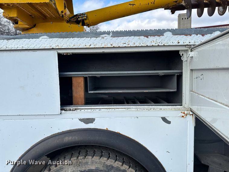 image for item DT0622 1992 Chevrolet Topkick C6500 digger derrick truck