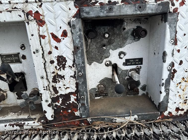 image for item DT0622 1992 Chevrolet Topkick C6500 digger derrick truck