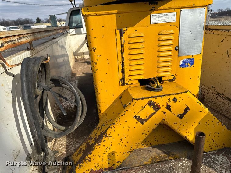 image for item DT0622 1992 Chevrolet Topkick C6500 digger derrick truck