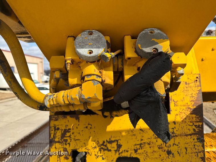 image for item DT0622 1992 Chevrolet Topkick C6500 digger derrick truck