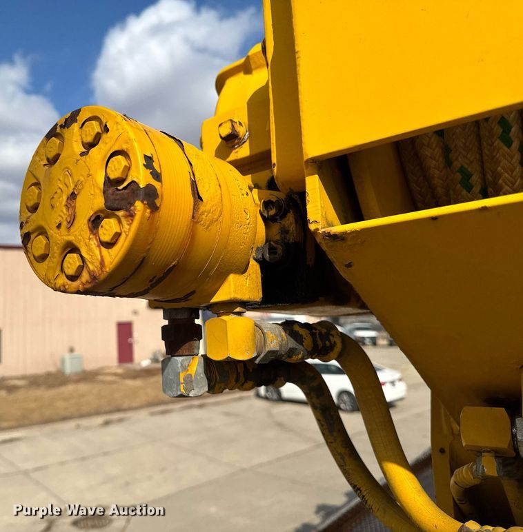 image for item DT0622 1992 Chevrolet Topkick C6500 digger derrick truck